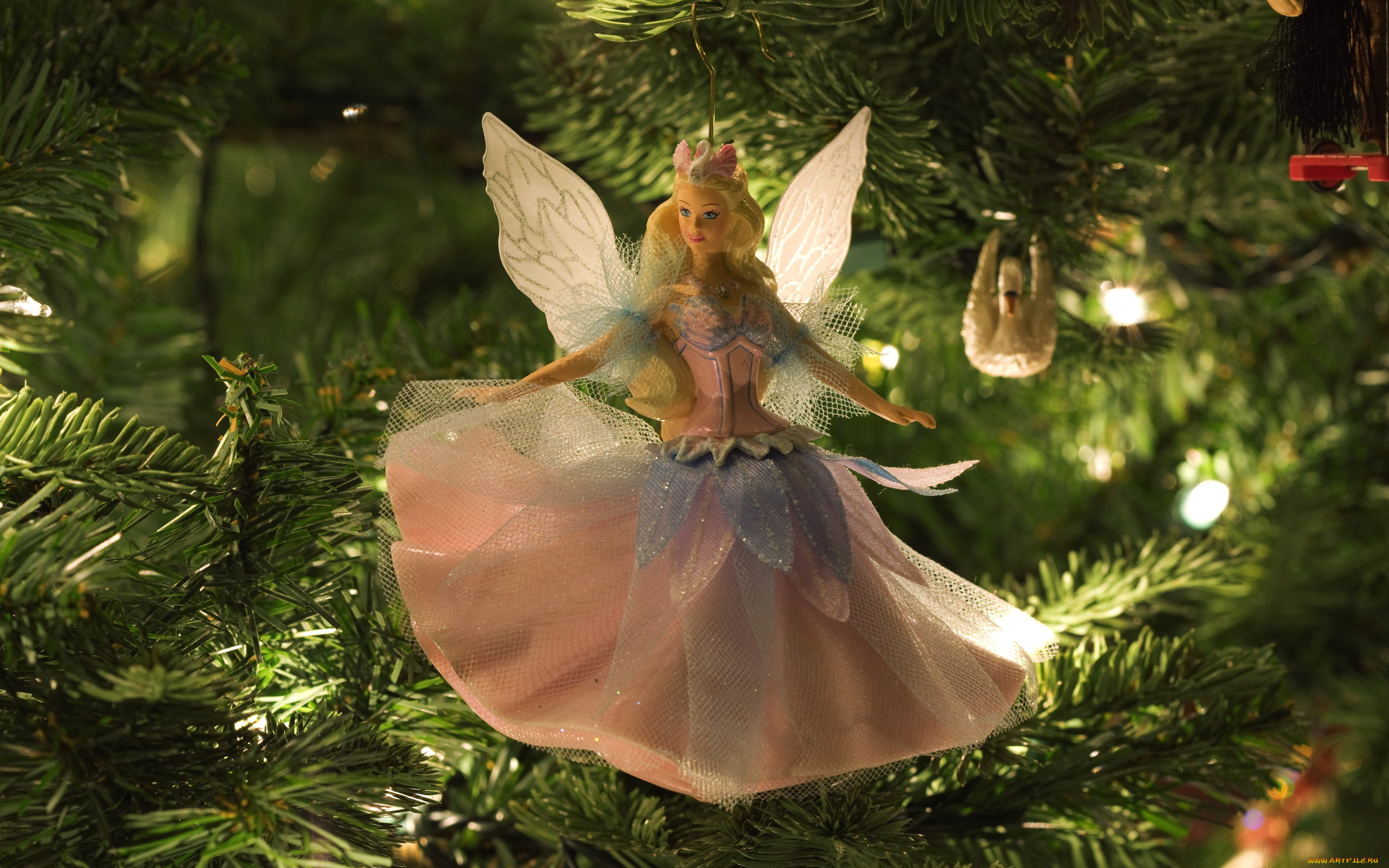 Семья эльфов украшала елку. Игрушка на елку Фея. Зимние феи. Ангел на елку. Новогодняя Фея.